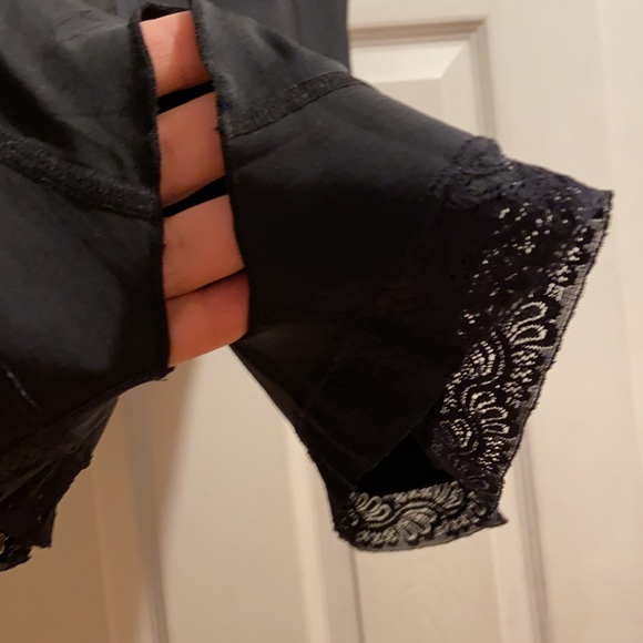 Leonisa - Picture 7 of 11